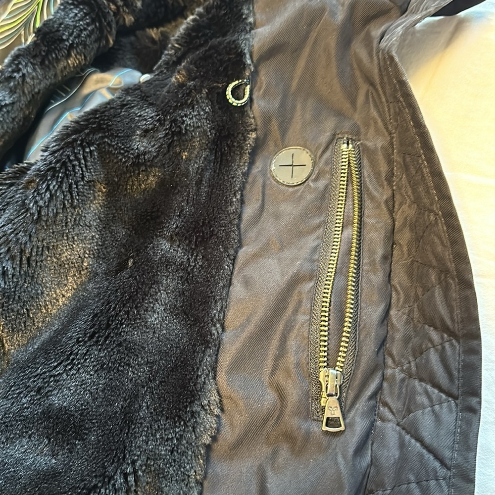 TNA Winter Bomber Jacket - Picture 8 of 9